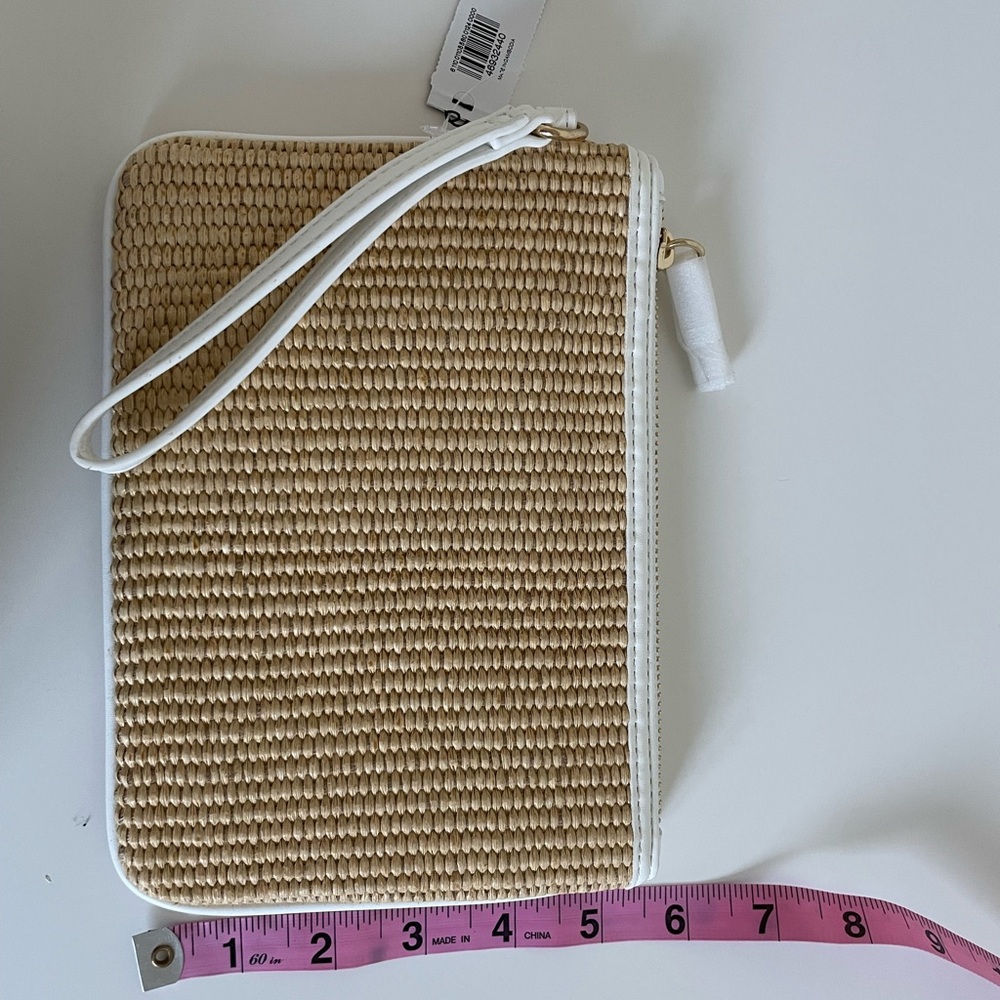 Express Wristlet - Picture 3 of 5